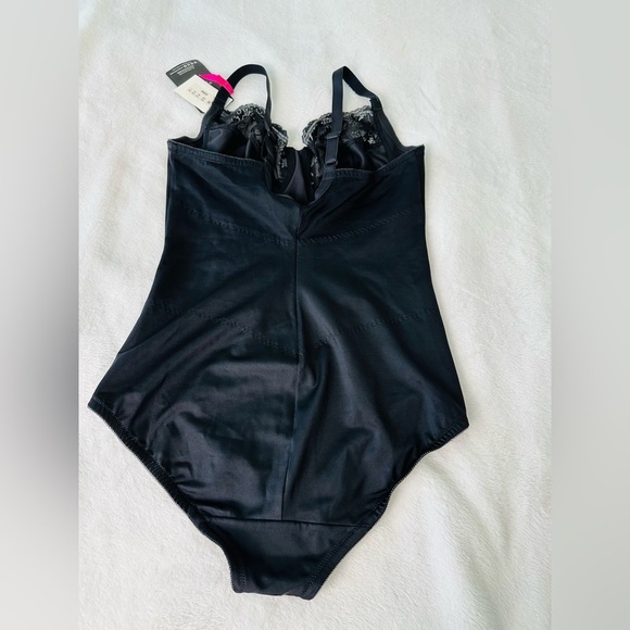 Maidenform Women’s Firm Control Top-Down, All Around Lace Bodybriefer Size 36C - Picture 4 of 8